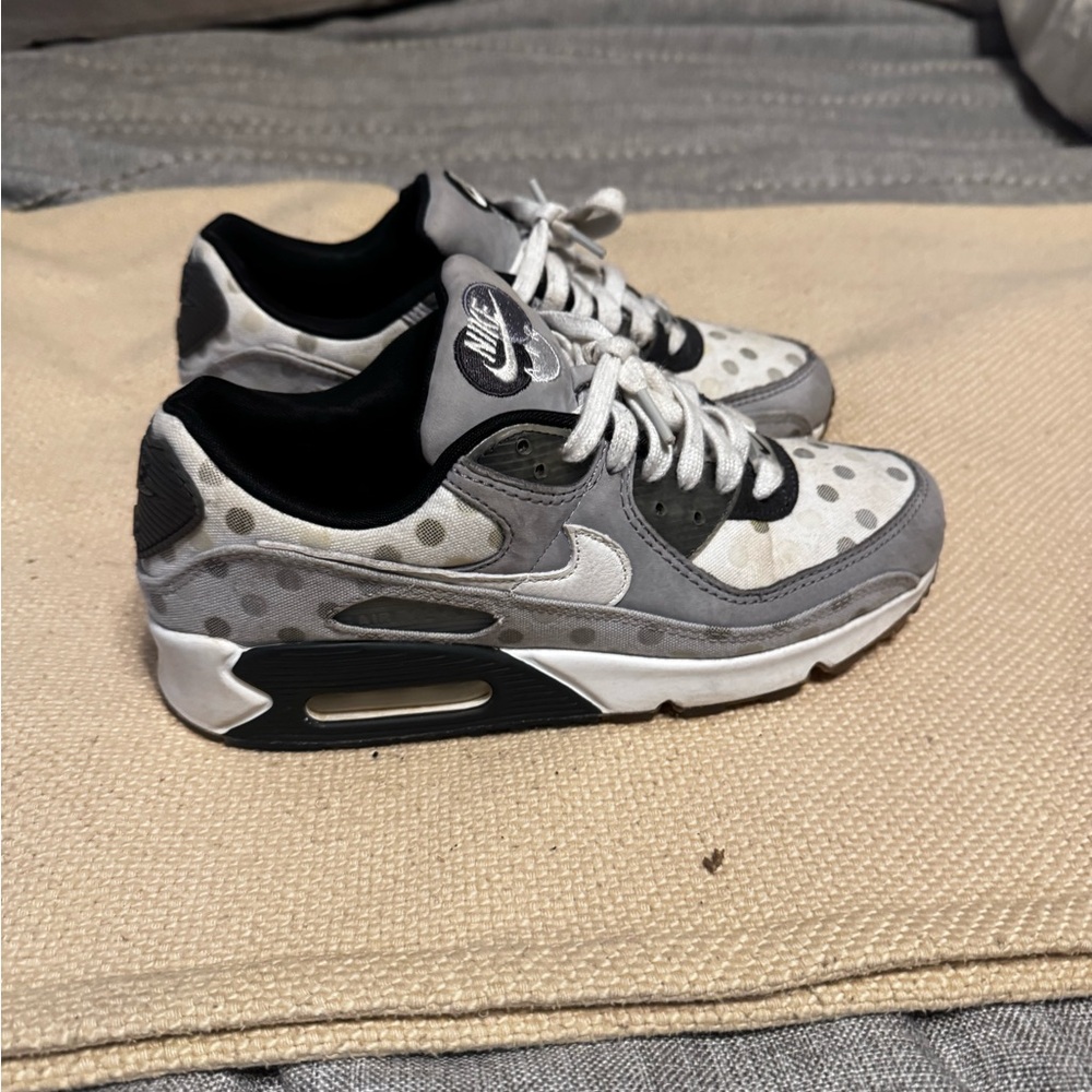 Nike Air Max Gray and Black Polka Dot Sneakers